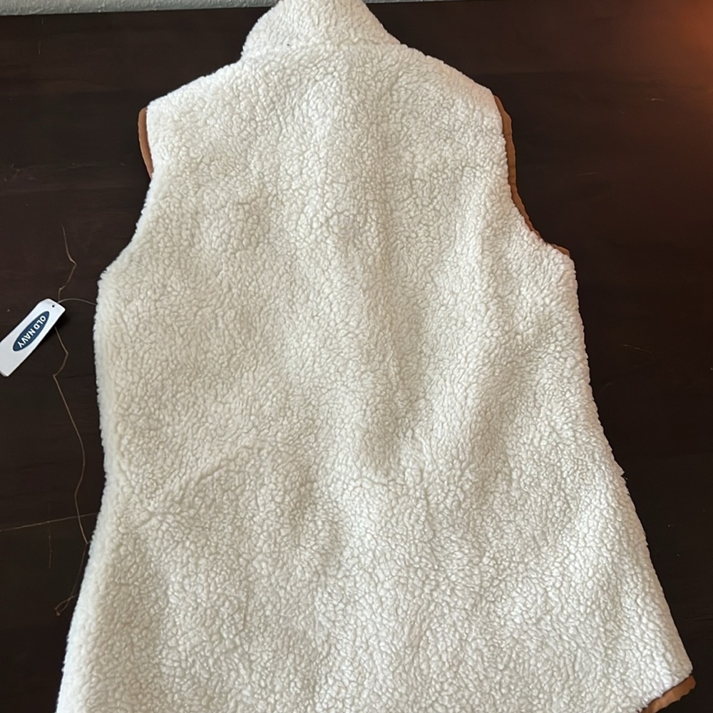 Old Navy Sherpa Vest - Picture 9 of 9